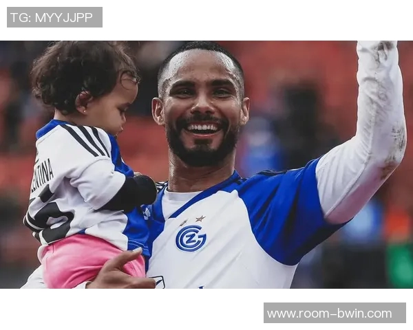 葡超射手吉列尔梅即将加盟中超球队引发关注