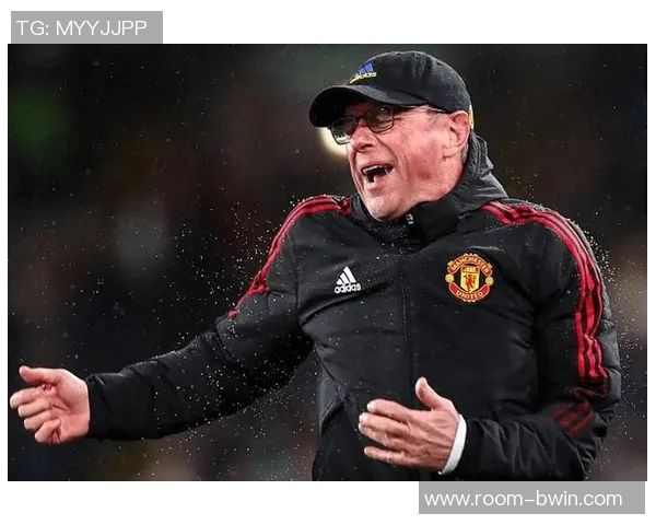 早报：我对敌人毫不留情就连自己人也不放过曼联的单枪匹马又能如何