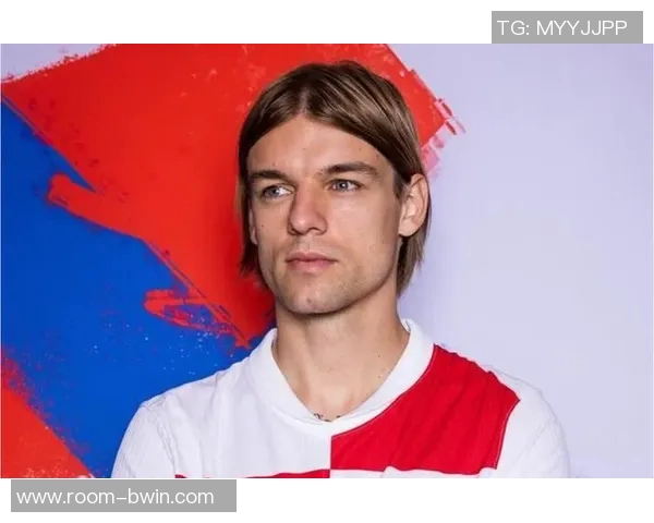 热刺积极寻求左后卫与左中卫目标锁定19岁桑托斯后卫索萨