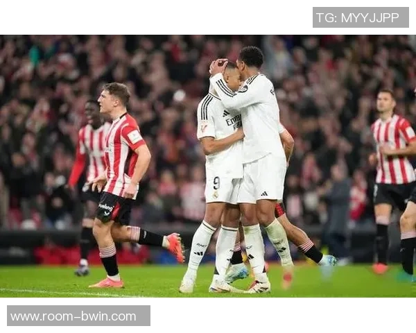 姆巴佩父亲参与戛纳传奇赛齐达内维埃拉德尚等巨星同场竞技