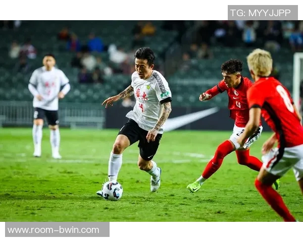 拜合拉木错失良机球停得太靠后导致单刀机会流失